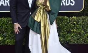 El extravagante vestido con que Jennifer Lopez sorprendió en Los Globos de Oro