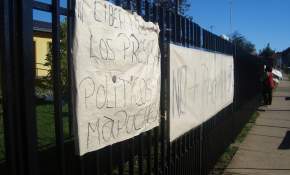 FOTOS: estudiantes mapuche mantienen toma en la municipalidad de Ercilla