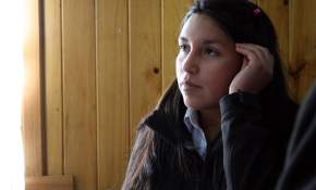 Entregan ropa y materiales escolares a niños mapuches de Ercilla luego de sufrir un atentado incendiario